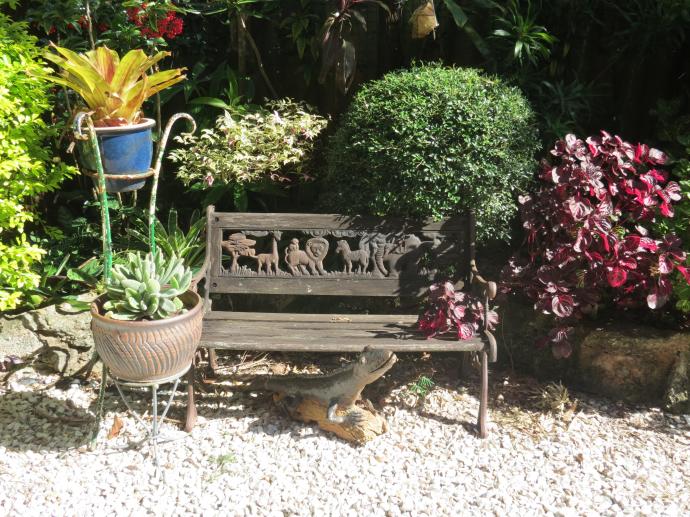 small garden bench pc 003_4000x3000